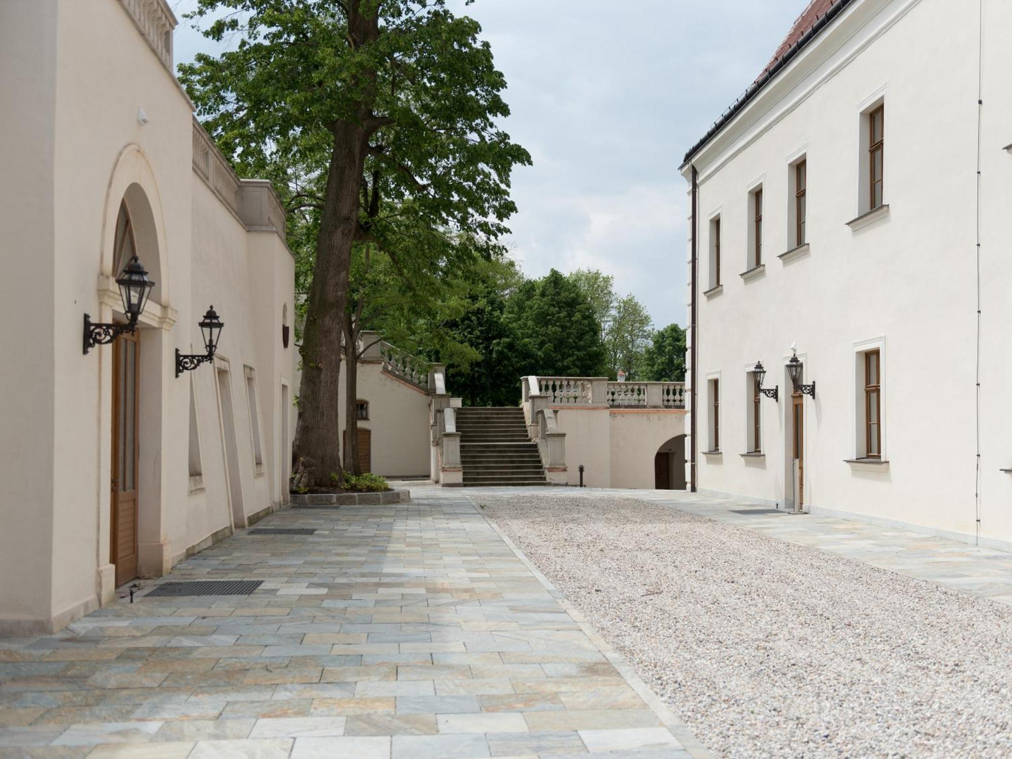 Schloss Thalheim Sankt Poelten Exterior photo